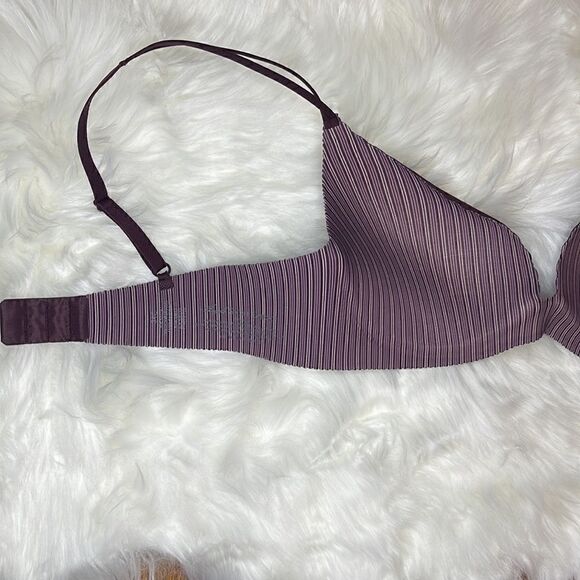 Victoria's Secret Angels Secret Embrace Bra - Picture 11 of 13